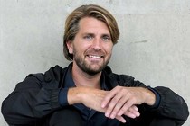 Ruben Östlund • Regista