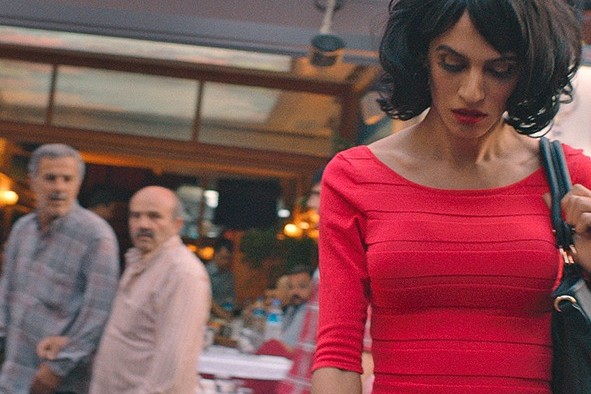 Köpek, the sincere portrait of a paradoxical Istanbul