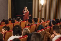 Programmi di formazione per introdurre migliaia di teenager rumeni al cinema
