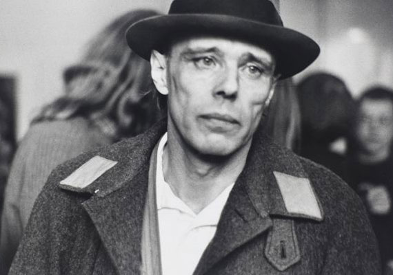 Beuys: homenajeando al artista