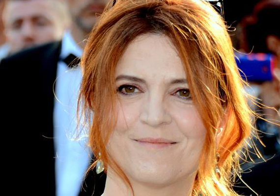 Agnès Jaoui starring in Les Bonnes Intentions