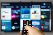 La Commission européenne qualifie la directive sur les services de médias audiovisuels  d'"instrument fondamental pour harmoniser les normes partout dans l'UE"