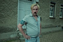 Netflix produce un largometraje sobre uno de los personajes de la exitosa serie alemana Cómo vender drogas online (a toda pastilla)