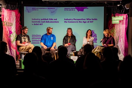 Ji.hlava apunta a la transparencia como concepto crucial para los derechos de los autores en la era de la IA