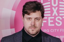 Gábor Holtai • Regista di Feels Like Home